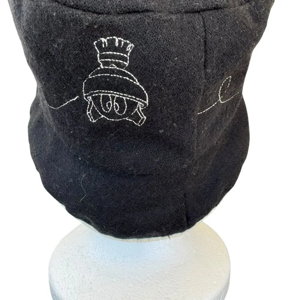 Vintage 1991 Warner Brothers collectable bucket hat (pre Owned like new)…